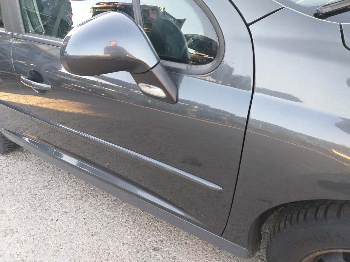 Peugeot 207SW original Tür vorn rechts KTP Grau Shark Kombi Rohbau Bj.2008